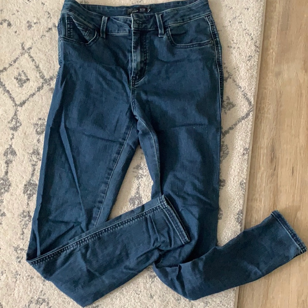 Dark wash skinny jean